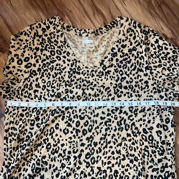 Old Navy Short Sleeve Animal Cheetah Leopard Print T-Shirt Size Large - Picture 5 of 6